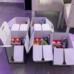 Llevando alimentos a los que no tienen.